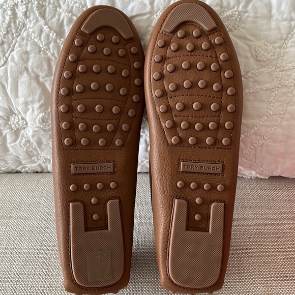 Tory Burch Everly Driver Leather Loafer Shoe Brand New Size 8 Tan Brass NWT - Picture 13 of 15